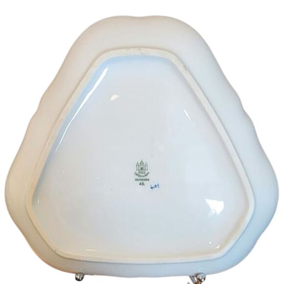 BING & GRONDAHL Triangular Cake Plate, Christmas Rose, Vintage - Picture 3 of 4